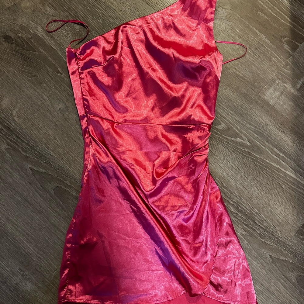 Lena One-Shoulder Satin Dress in Red